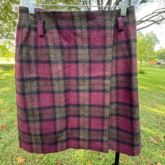Eddie Bauer Dresses & Skirts - Eddie Bauer Womens Plaid Wool Blend Wrap Skirt Burgundy Green Size 8 Vintage